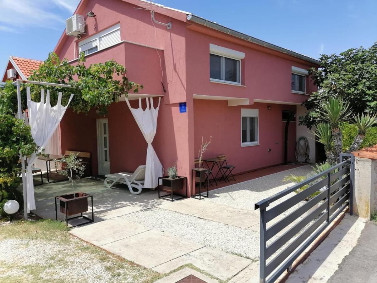 Ražanac House For Rent Paola 빌라 외부 사진