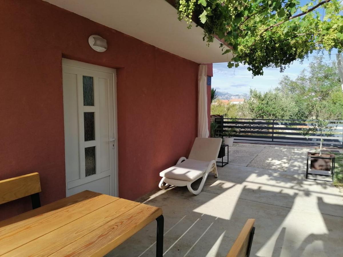 Ražanac House For Rent Paola 빌라 외부 사진
