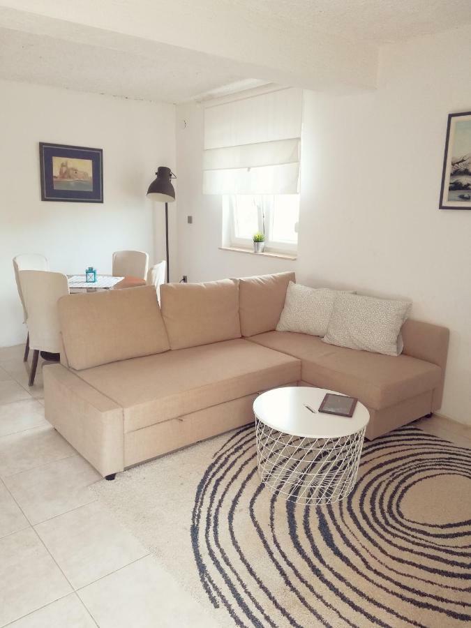 Ražanac House For Rent Paola 빌라 외부 사진