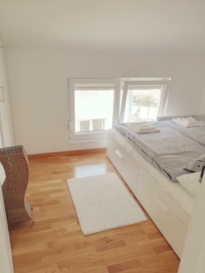 Ražanac House For Rent Paola 빌라 외부 사진