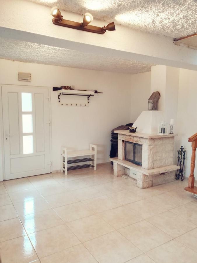 Ražanac House For Rent Paola 빌라 외부 사진