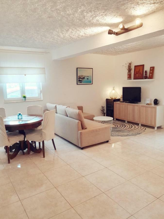Ražanac House For Rent Paola 빌라 외부 사진